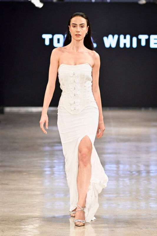 TOTAL WHITE